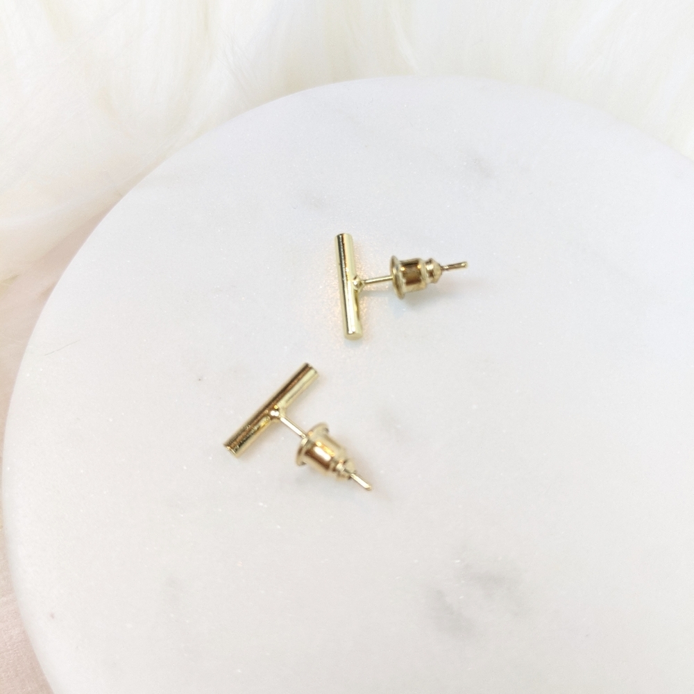 Round Bar Gold Earrings - Picture 7 of 7